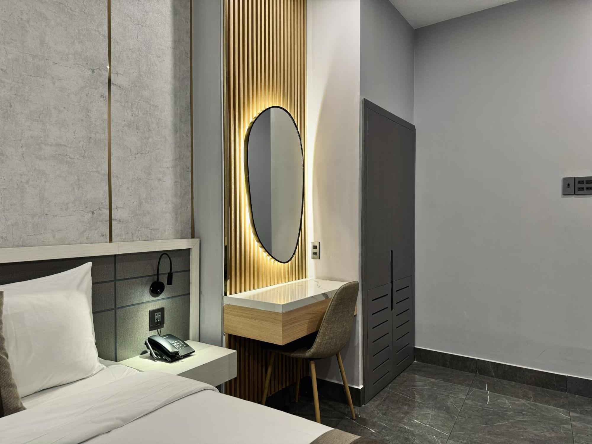 Lion 9 Hotel 껀터 외부 사진